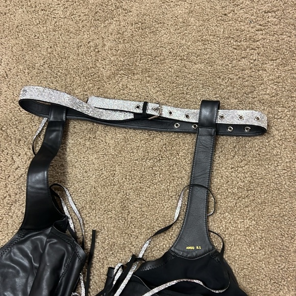 Black Thigh-high boots w/ belt - Picture 4 of 4